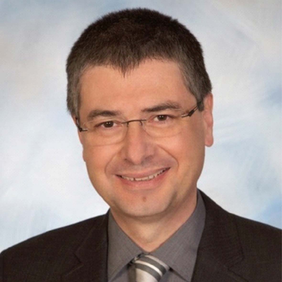 Dr. Paul Groß